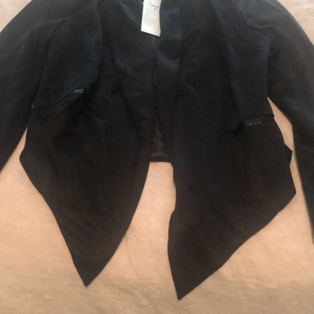 Short blazer - Picture 2 of 3